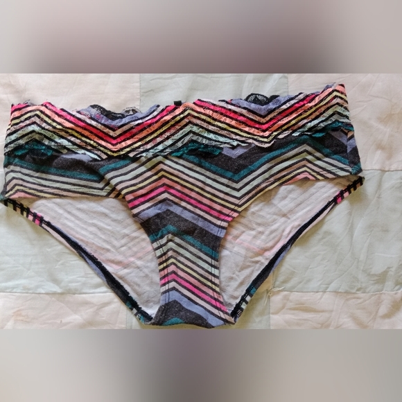 Pink vectoria 's secret panti - Picture 2 of 3